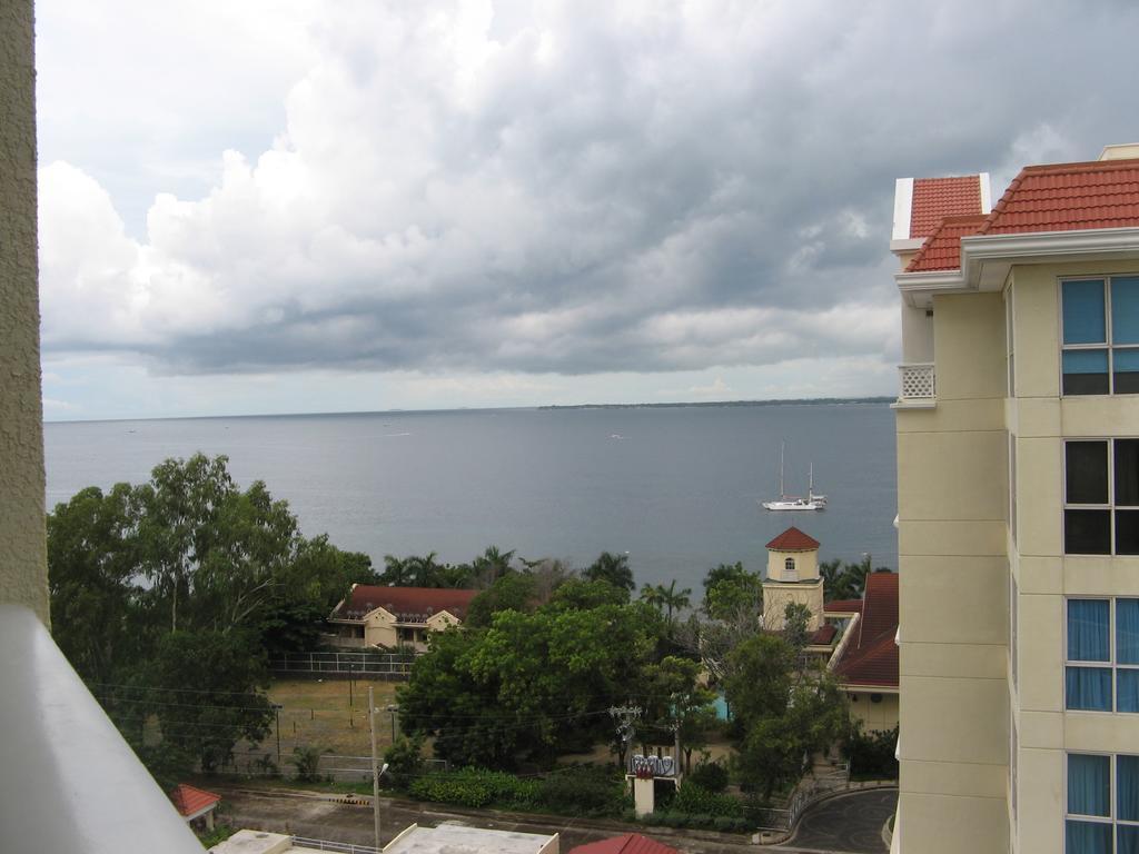 La Mirada Residence , Large 1 Bedroom Condo, Beaches , 3 Pools, Ocean Views, Fast Wifi, Netflix, Breakfast Included Lapu-Lapu City Rom bilde