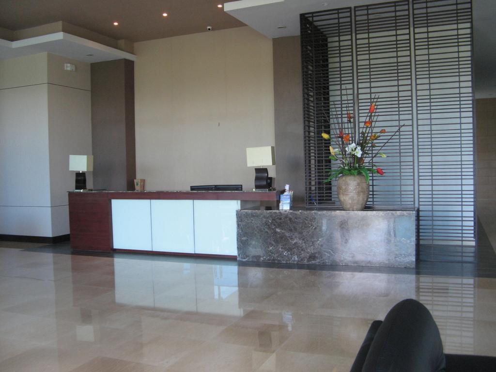 La Mirada Residence , Large 1 Bedroom Condo, Beaches , 3 Pools, Ocean Views, Fast Wifi, Netflix, Breakfast Included Lapu-Lapu City Rom bilde