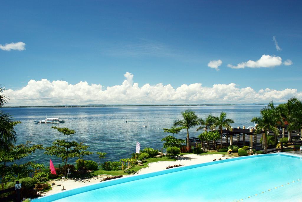 La Mirada Residence , Large 1 Bedroom Condo, Beaches , 3 Pools, Ocean Views, Fast Wifi, Netflix, Breakfast Included Lapu-Lapu City Rom bilde